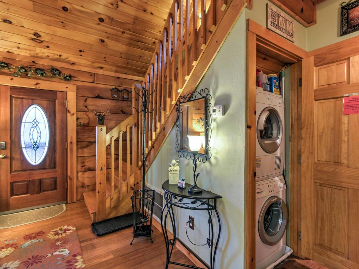 Cozy Nest Gatlinburg Cabin With Porch And Jacuzzi! Villa Екстериор снимка